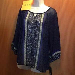 Ladies sheer print top in small from APT 9 NWT